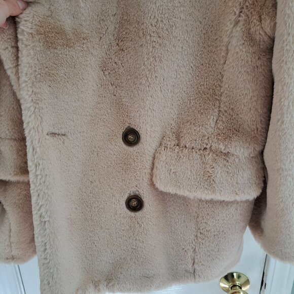 SOLD on another platform - Free People ๐ผ Kate faux fur double breasted coat - Picture 4 of 16